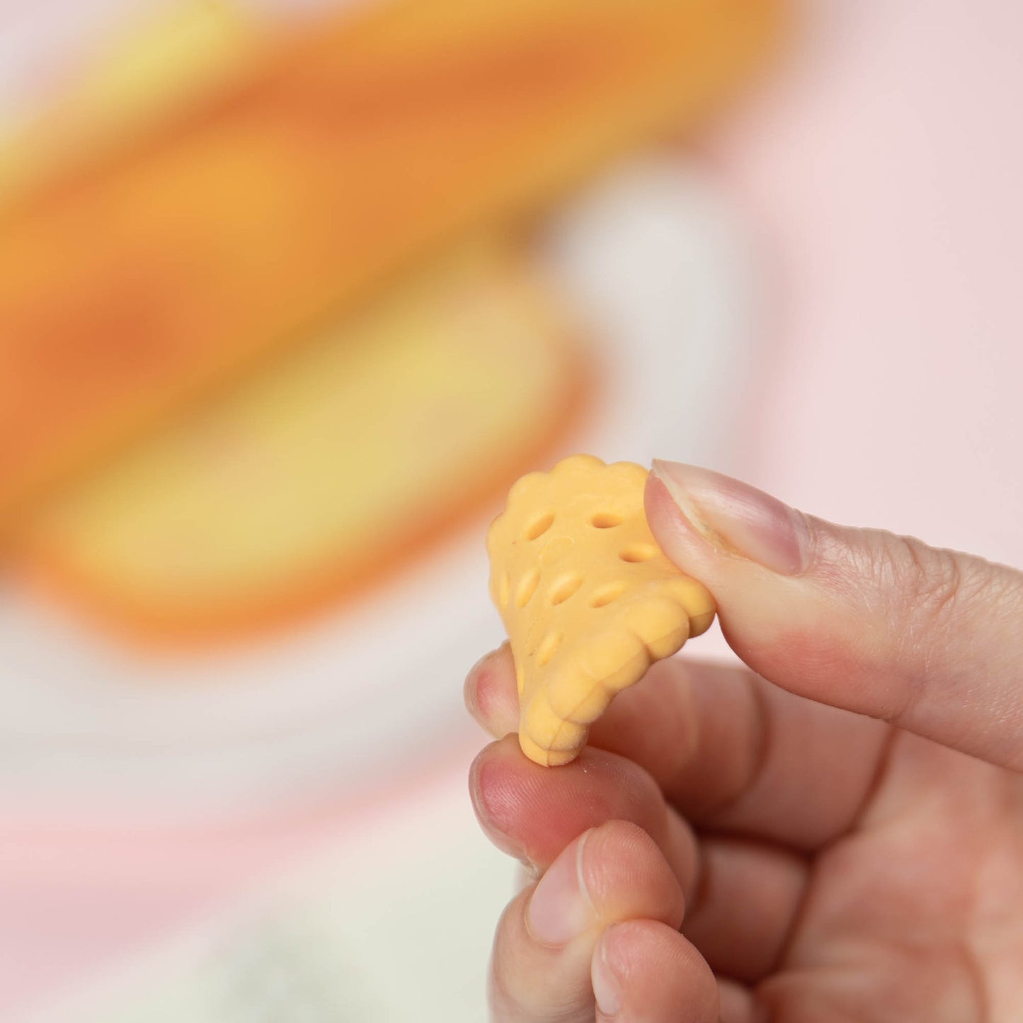9201 LITTLE COOKIE ERASER 6PC